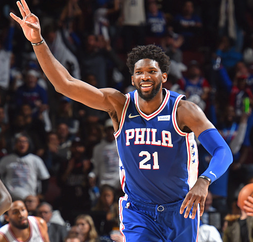 马赛训练开放日,集结日回应争议引欢呼,CBA季后赛在即,临场指挥获称赞 马赛训练开放日,集结日回应争议引欢呼,CBA季后赛在即,临场指挥获称赞